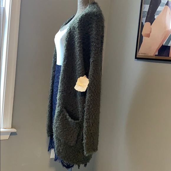 Altar’s State Oversize Cardigan - Picture 2 of 5